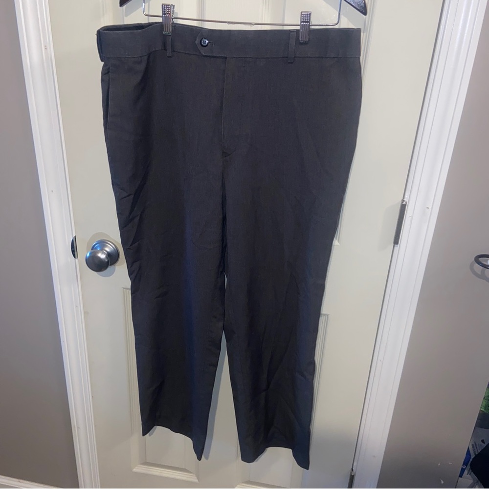 Stafford mens slacks 38x32 charcoal gray Classic Fit Year Round.